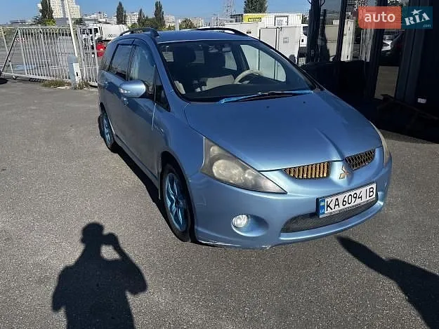 Mitsubishi Grandis 2004