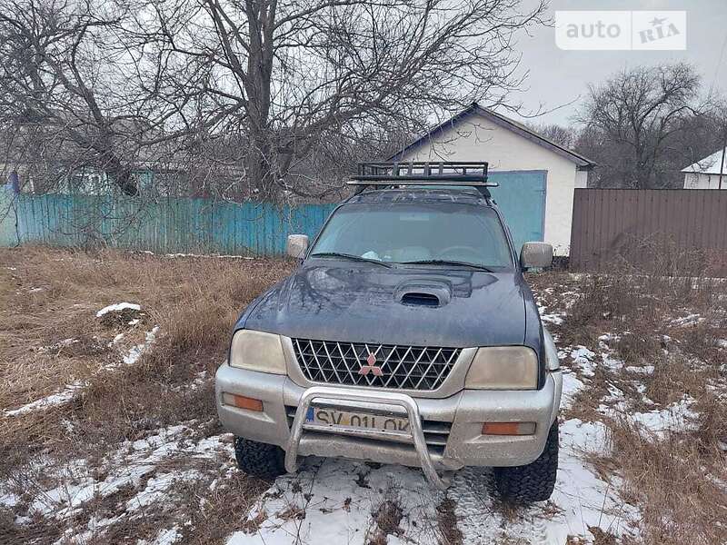 Позашляховик / Кросовер Mitsubishi L 200