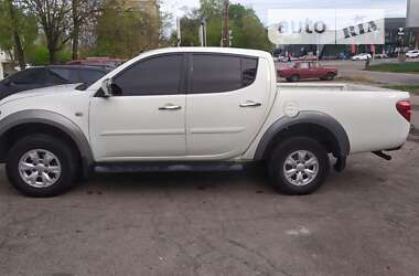 Mitsubishi L 200  2015