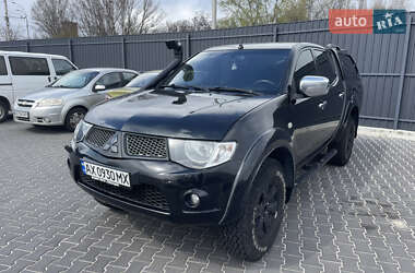 Mitsubishi L 200 2011