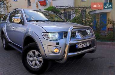 Mitsubishi L 200  2011