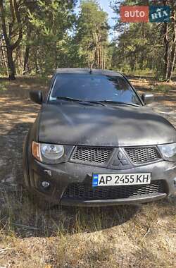 Mitsubishi L 200  2012