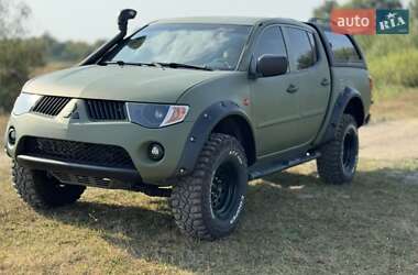 Mitsubishi L 200  2008