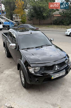 Mitsubishi L 200  2013