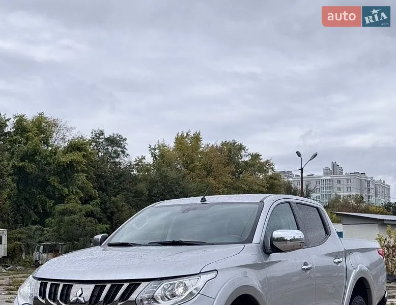 Mitsubishi L 200 2016