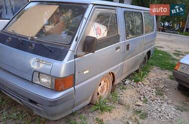 Mitsubishi L 300  1989