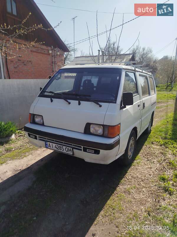 Минивэн Mitsubishi L 300