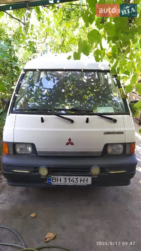 Mitsubishi L 300
