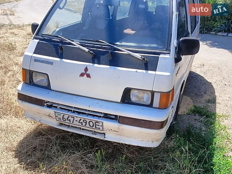 Mitsubishi L 300