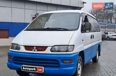 Mitsubishi L 400  2000