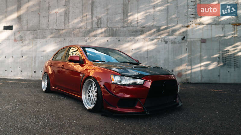 Седан Mitsubishi Lancer Evolution