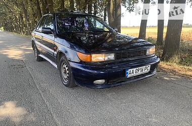 Mitsubishi Lancer  1989