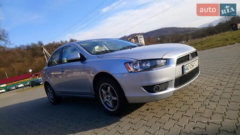 Mitsubishi Lancer