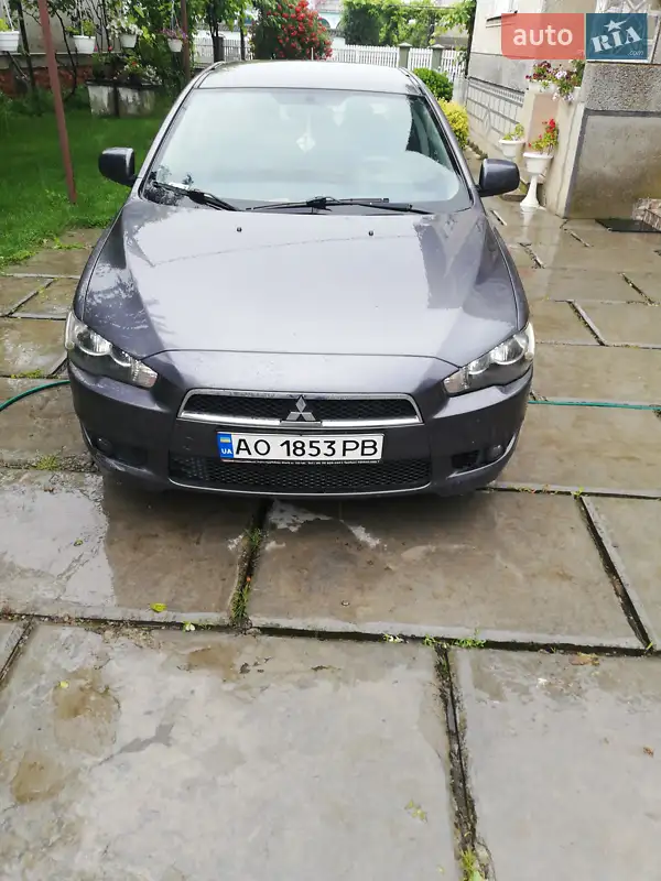 Mitsubishi Lancer