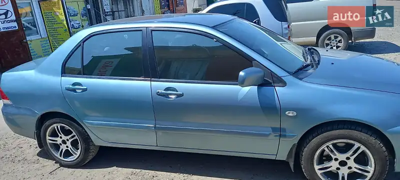Mitsubishi Lancer