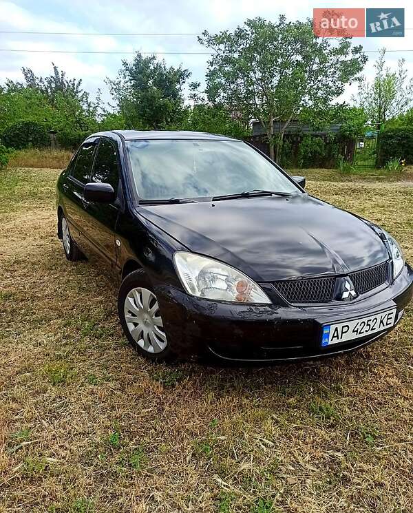 Седан Mitsubishi Lancer