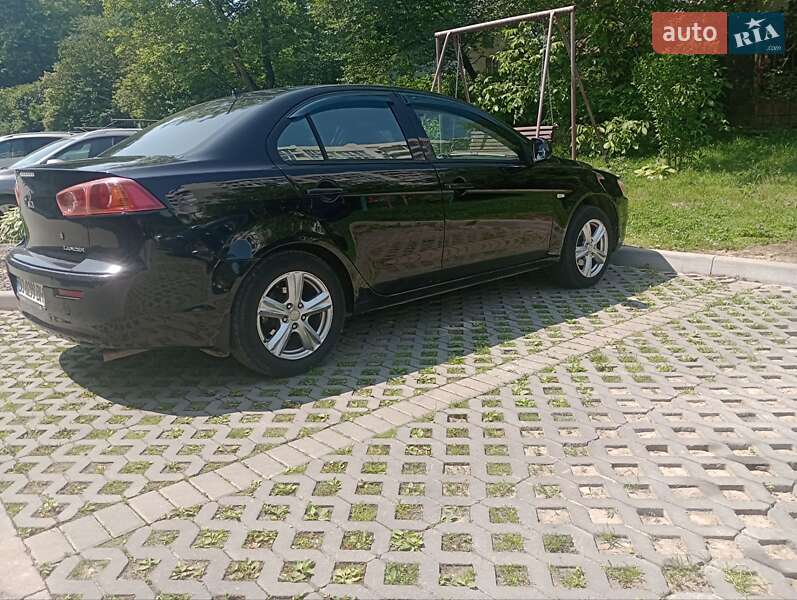 Mitsubishi Lancer