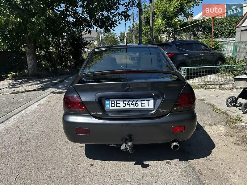Mitsubishi Lancer