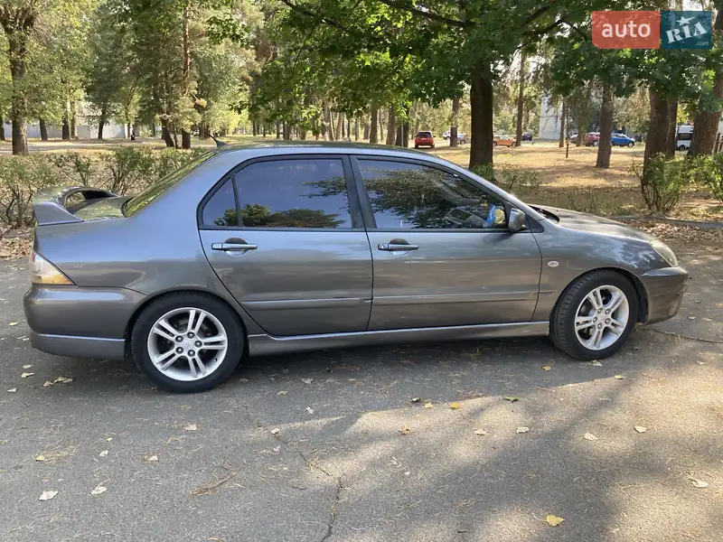 Mitsubishi Lancer