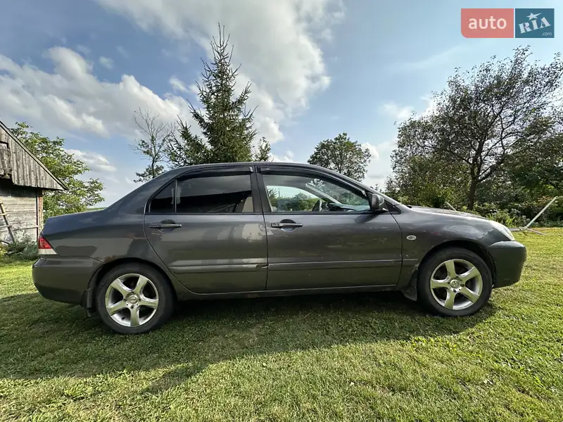 Mitsubishi Lancer