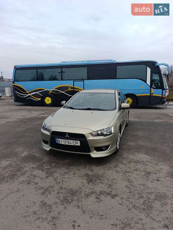 Хэтчбек Mitsubishi Lancer