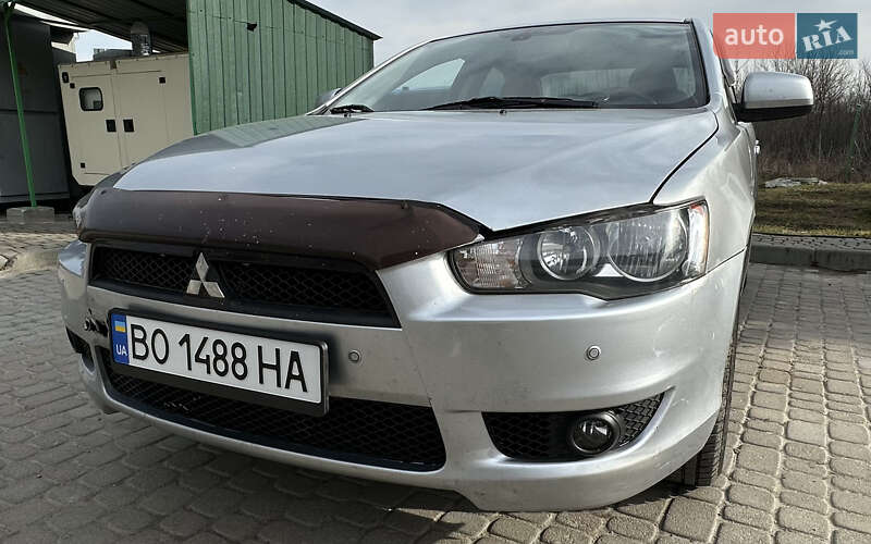 Mitsubishi Lancer