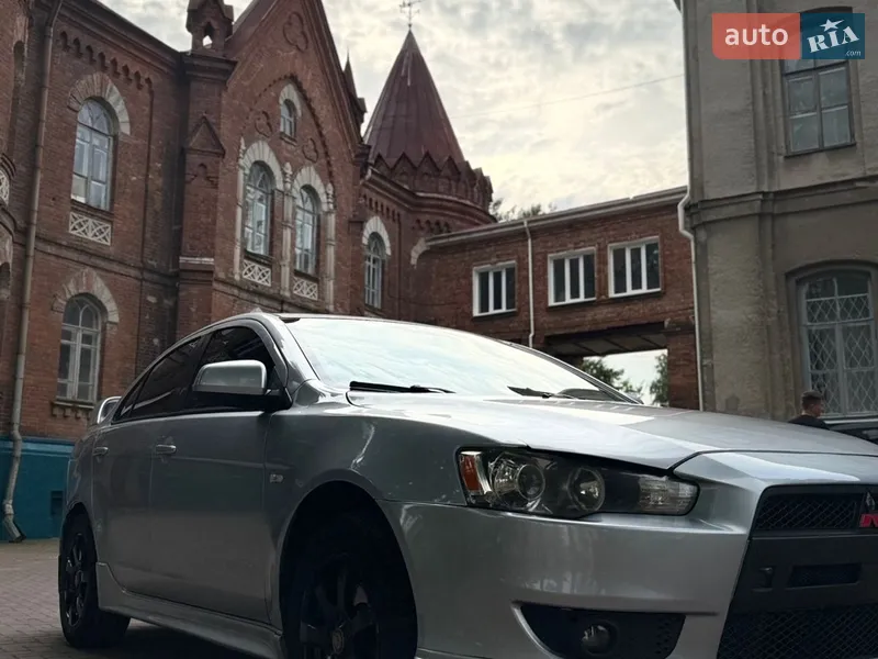 Mitsubishi Lancer