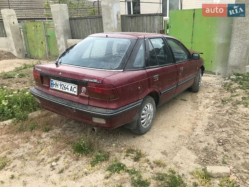 Ліфтбек Mitsubishi Lancer