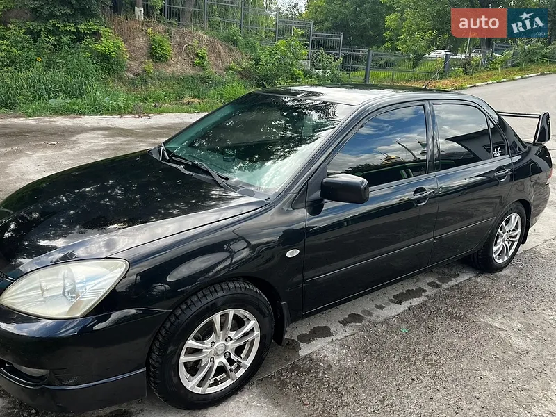 Mitsubishi Lancer