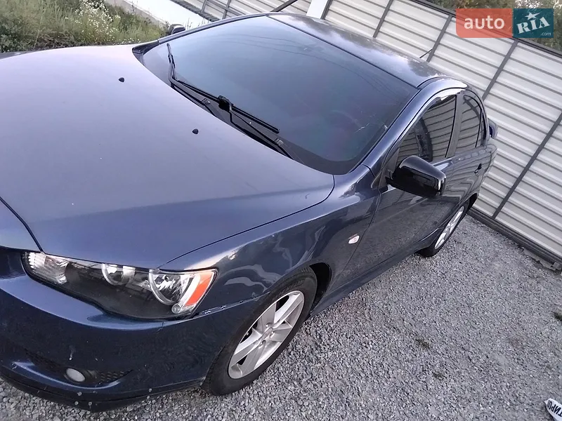 Mitsubishi Lancer