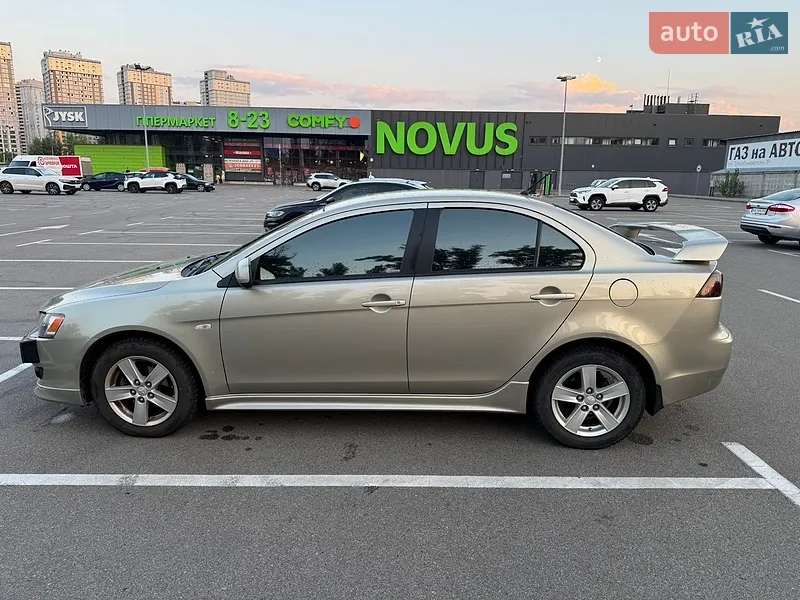 Mitsubishi Lancer