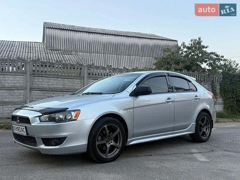 Mitsubishi Lancer