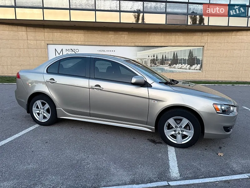 Mitsubishi Lancer
