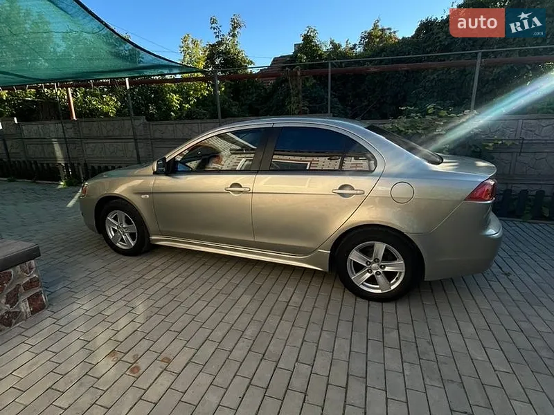 Mitsubishi Lancer