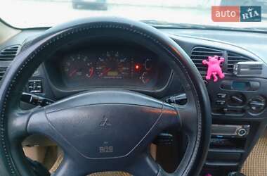 Mitsubishi Mirage  2000