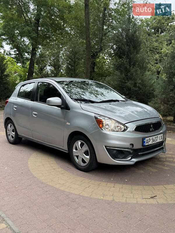 Хетчбек Mitsubishi Mirage