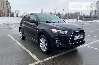 Mitsubishi Outlander Sport  2015