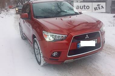 Mitsubishi Outlander Sport  2011