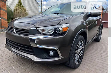 Mitsubishi Outlander Sport  2018