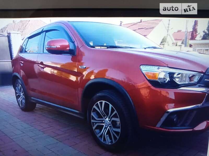 Легковые Mitsubishi Outlander Sport