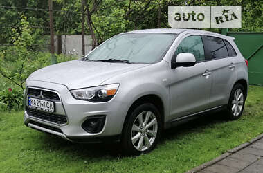 Mitsubishi Outlander Sport  2012