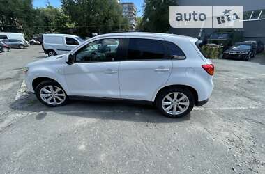 Mitsubishi Outlander Sport  2015