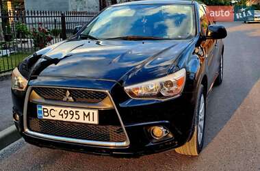 Mitsubishi Outlander Sport 2011