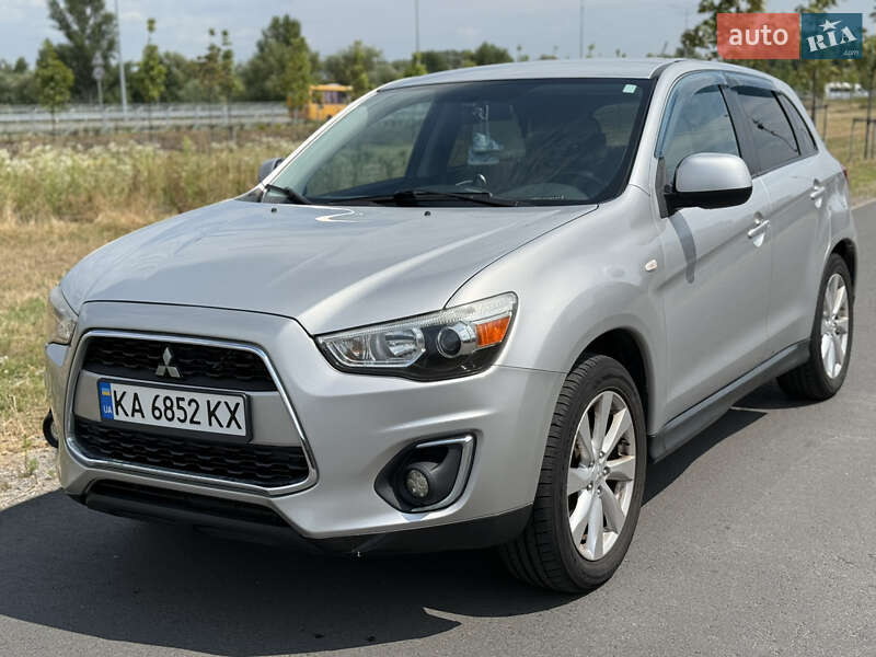 Внедорожник / Кроссовер Mitsubishi Outlander Sport