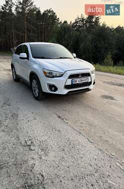 Mitsubishi Outlander Sport  2014