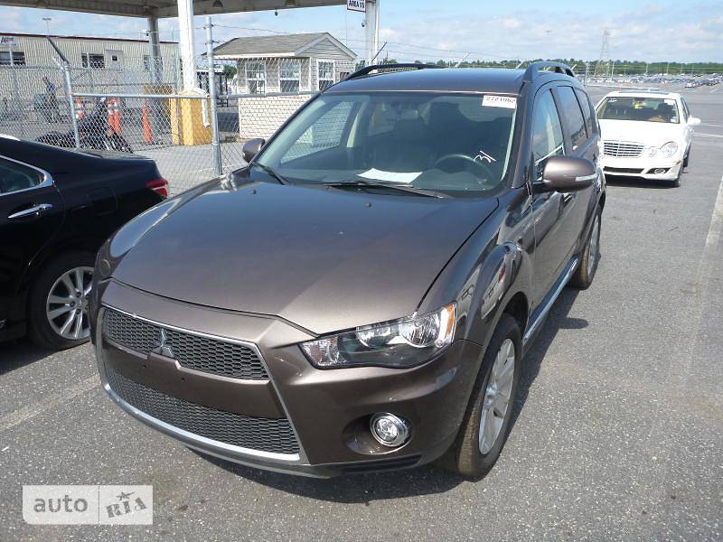 Mitsubishi Outlander XL