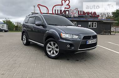 Mitsubishi Outlander XL D1D 2011