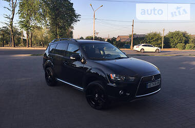 Mitsubishi Outlander XL  2010