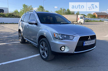 Mitsubishi Outlander XL  2010