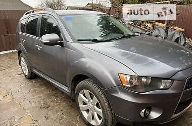 Mitsubishi Outlander XL  2010